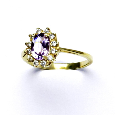 Zlatý prsten Kate, žluté i bílé zlato, přírodní ametyst světlý, čiré zirkony - T 1480 