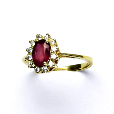 Zlatý prsten Kate, žluté i bílé zlato, přírodní rubín, čiré zirkony - T 1480 