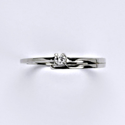 Zlatý prsten s briliantem (diamant), bílé zlato 14 kt, VR 321